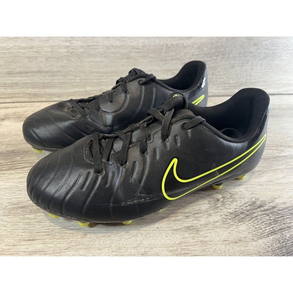 Nike Jr. Tiempo Legend 10 Club Soccer Cleats DV4352-001 Black Volt Size 4Y - Picture 2 of 8